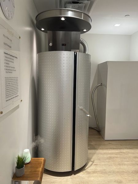 2018 used Yuka cryosauna, Springfield, USA - photo 1