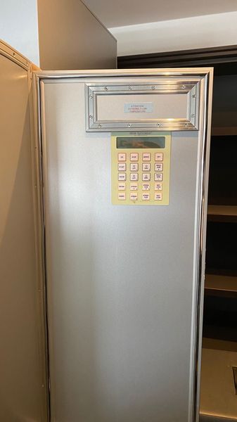 2019 Cryomed Space Cabin, Canada used cryotherapy machine - photo 4