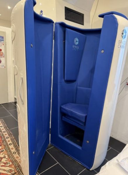 2019 used cryotherapy machine Aurora Space Cabin with liquid nit - photo 3