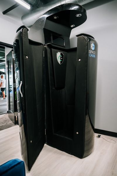 2022 Aurora Space Cabin, USA used cryotherapy machine - photo 1