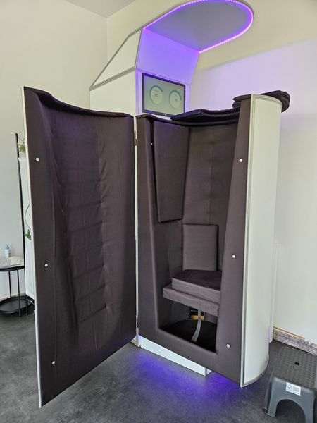 2023 Cryomed Pro, France used cryotherapy machine - photo 2
