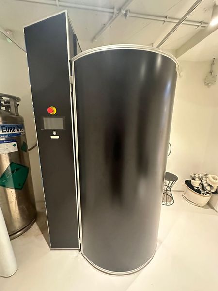 2024 used cryotherapy machine Cryomed One, Portugal - photo 2
